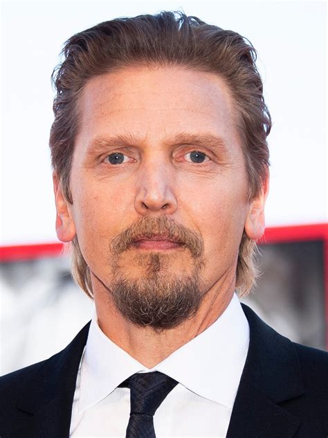 Barry Pepper .